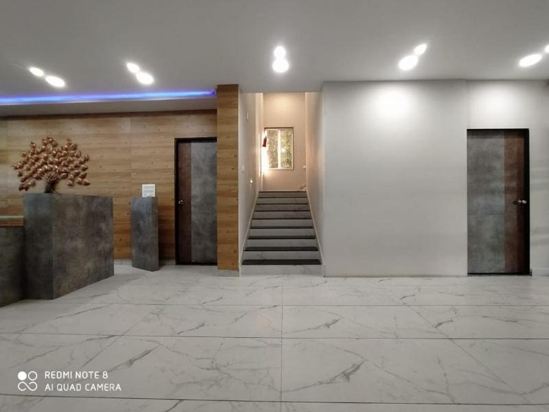 Oyo 80228 Hotel Richa Halol ภายนอก รูปภาพ
